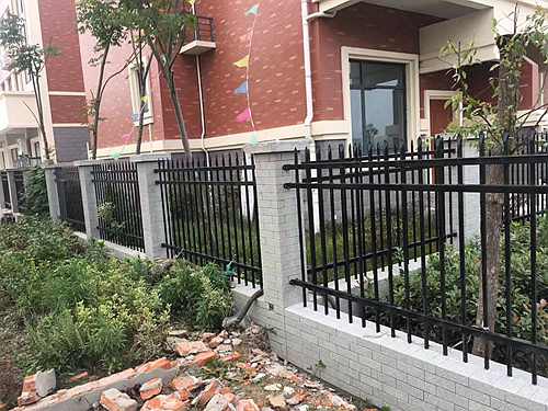 鋅鋼圍墻護(hù)欄 鋅鋼圍墻護(hù)欄